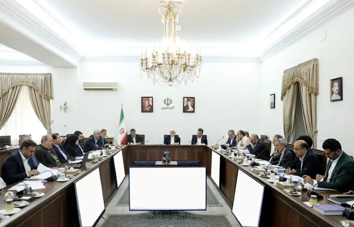 عارف: تربیت و نگهداشت نیروی انسانی در زمینه فناوریهای نوین ضروری است