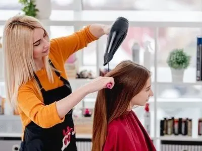 چند ترفند برای لخت کردن مو با سشوار 