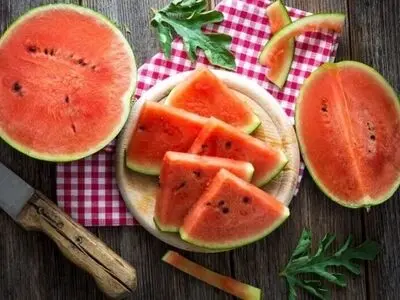 به این دلایل تخم هندوانه را دور نریزید 