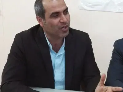 عضو افتخاری خانه کارگر می‌شوم