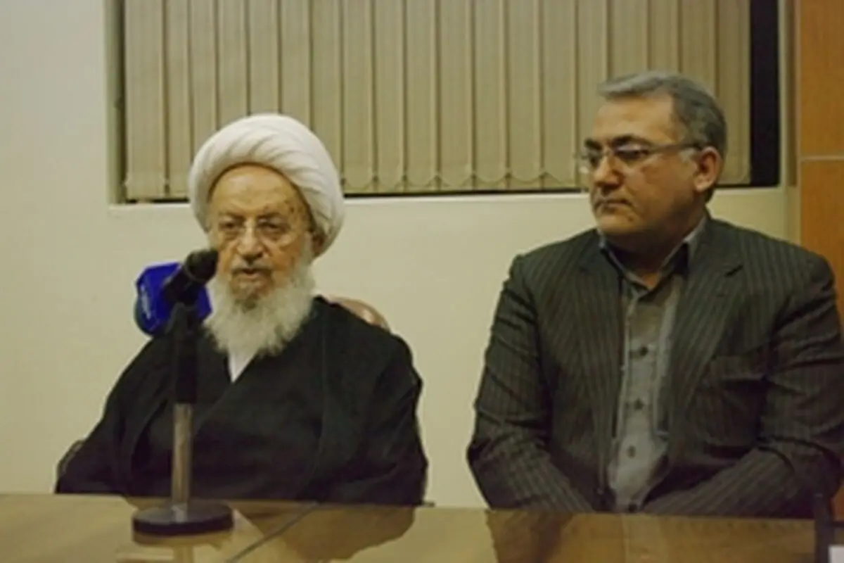 فرمایشات آیت الله مکارم شیرازی مسیر راه را برای اداره صدا و سیمای فارس روشن کرد