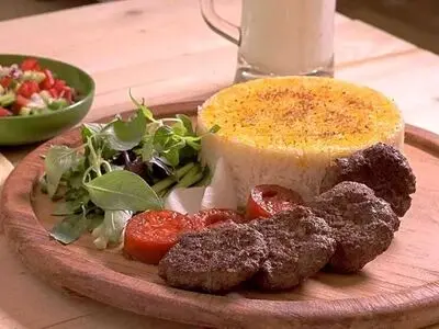 طرز تهیه کته سماقی با کباب تابه ای مخصوص