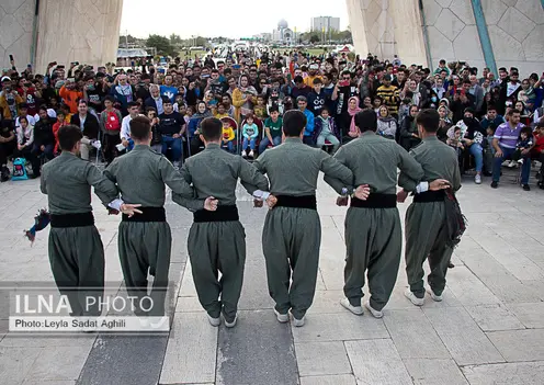 دهکده بهار ایران در میدان آزادی
