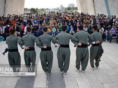 دهکده بهار ایران در میدان آزادی