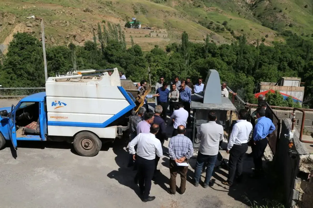 برپایی کارگاه آموزشی مدیریت پسماند روستایی ویژه دهیاران قزوین در روستای اندج