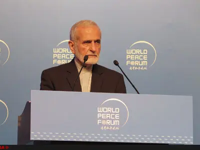 مقاومت می‌کنیم و حاضر نیستیم عزت خود را بفروشیم