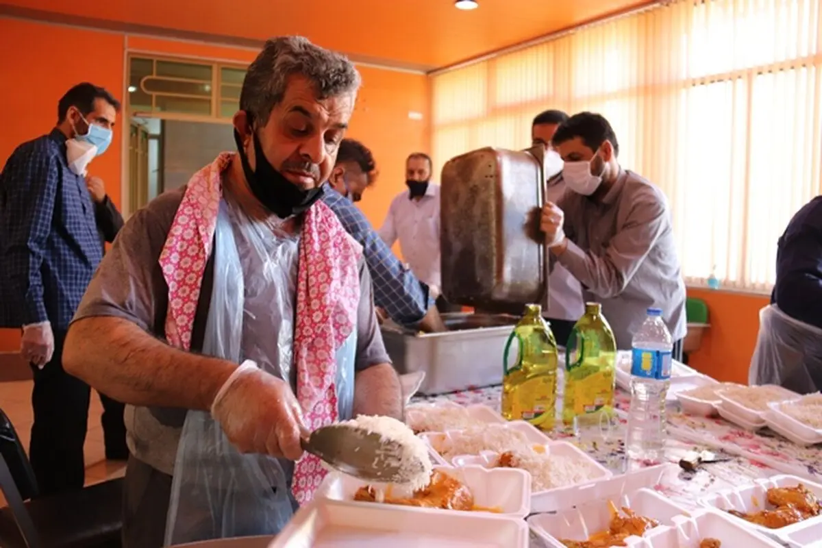 بیش از 3 هزار پرس غذای گرم و 350 بسته معیشتی بین نیازمندان توزیع شد