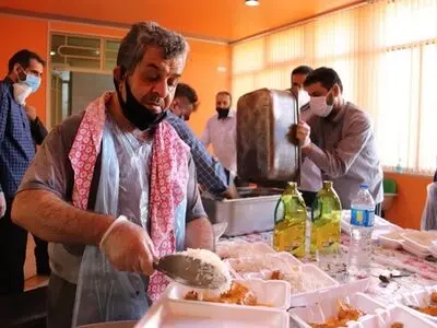 بیش از 3 هزار پرس غذای گرم و 350 بسته معیشتی بین نیازمندان توزیع شد