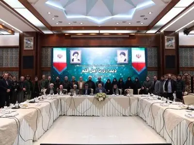 نویسندگان پیشران تحول و روایتگر حقیقت