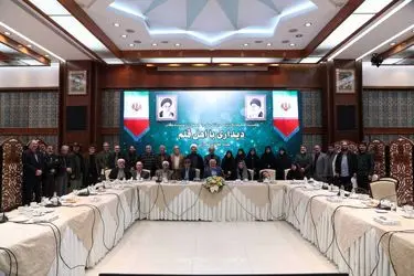 نویسندگان پیشران تحول و روایتگر حقیقت