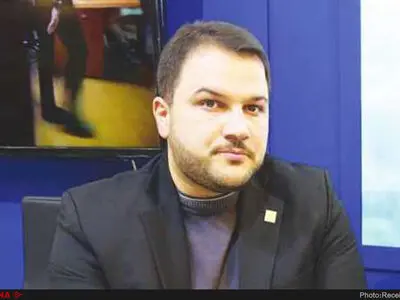 فردوسی با روایت یک درام با پس‌زمینه فرزندکشی، بر اهمیت مفهوم وطن اصرار می‌کند