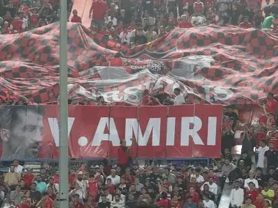 بنر هواداران پرسپولیس برای وحید امیری