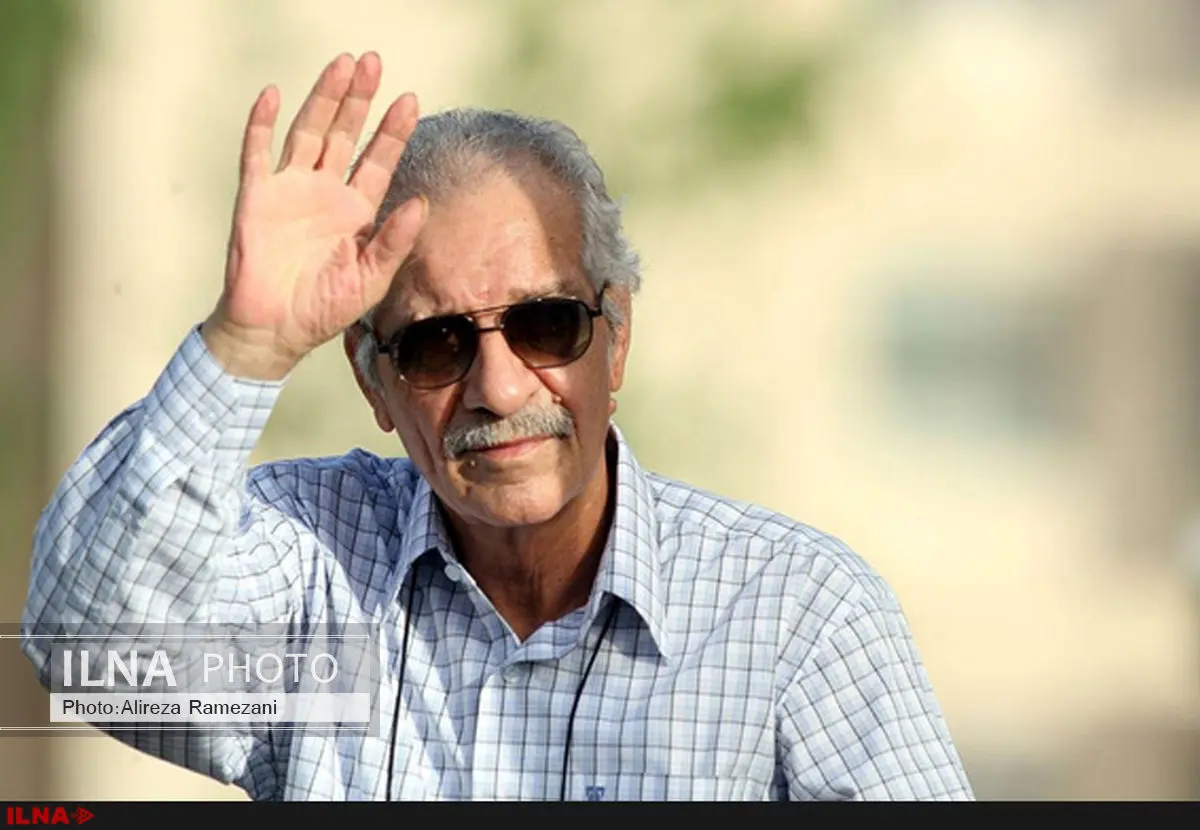 تجمع هواداران و پیشکسوتان با بغض و اشک مقابل بیمارستان ایرانمهر + تصاویر