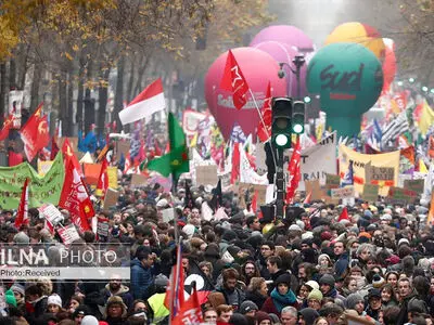 چهل و دومین روز از اعتصاب کارگران، معلمان و بازنشستگان فرانسه/ "نه" به اصلاحاتِ ماکرون!