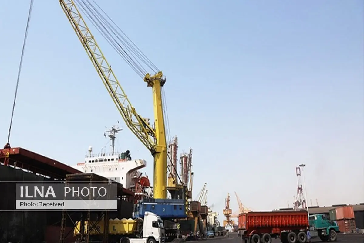 ذخیره سازی ۵۴۰ هزارتن کالای اساسی در بندر شهید رجایی/ پیش‌بینی ورود ۲ میلیون تن  کالاهای اساسی تا پایان سال از طریق این بندر
