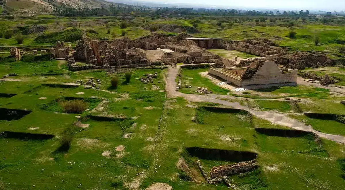 اسناد مالکیت مجموعه بیشاپور و چندین اثر تاریخی فارس صادر شد