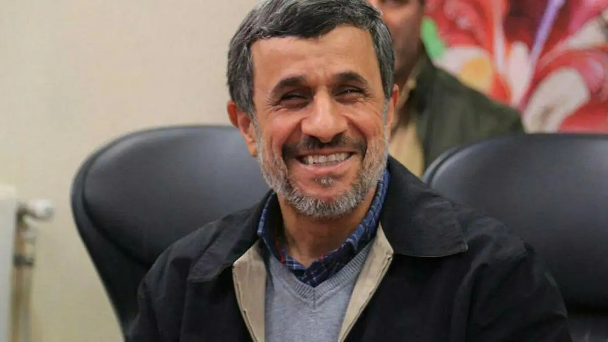 احمدی نژاد به ورزشگاه آزادی رسید (فیلم)