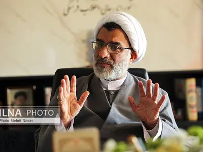 باید به خانم‌های شاغلی که حجاب را رعایت نمی‌کنند تذکر داده شود/ گران بودن چادر و مانتوی مناسب مردم را به پوشش نامناسب سوق می‌دهد 