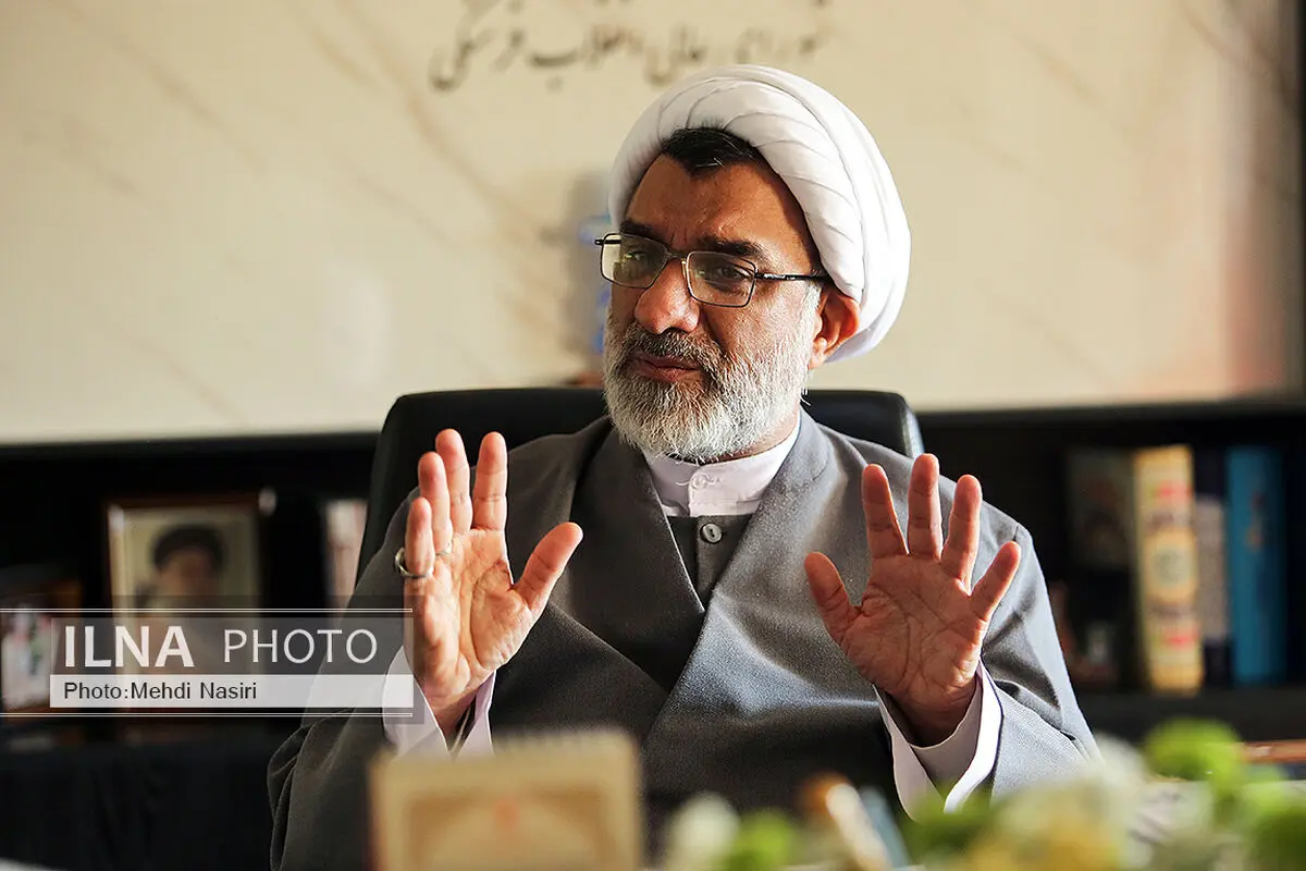 وزیر آموزش و پرورش «شهید زنده» و برخاسته از بدنه تعلیم و تربیت کشور است