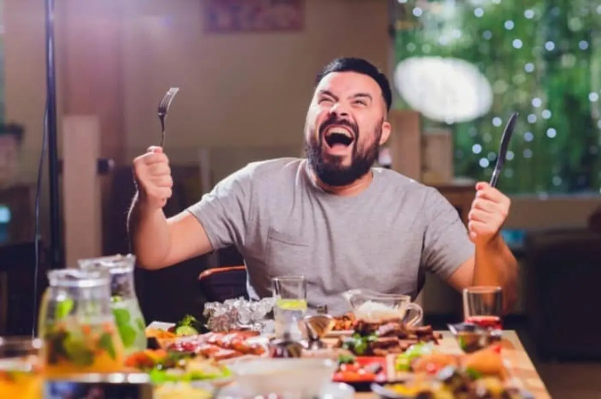 مضرات باورنکردنی تند غذا خوردن بر بدن