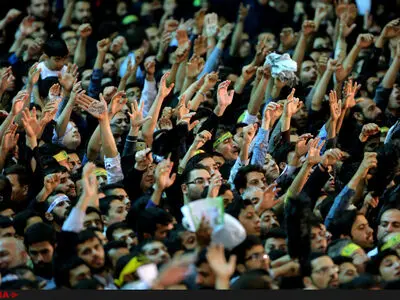واکنش رهبر انقلاب به شعارهای تفرقه‌انگیز/ پاسخ تلویحی سیدحسن خمینی به بی‌نظمی‌ها+ تصاویر