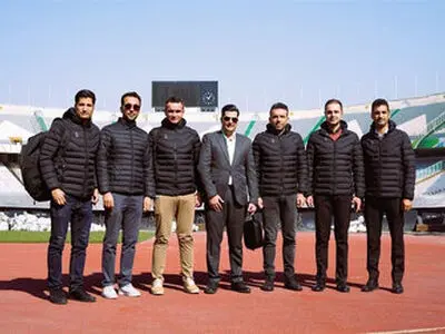 با تیم داوری در دربی ۱۰۳ (ویدیو)