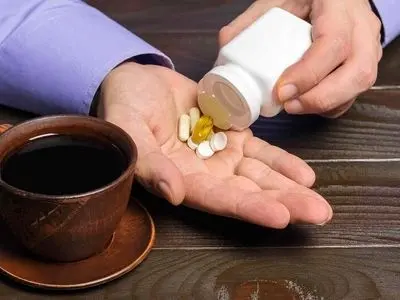 خوردن دارو با چای ضرر دارد؟