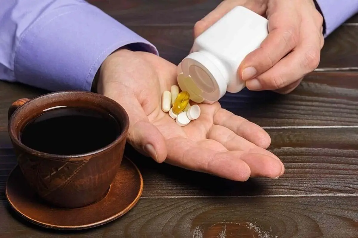خوردن دارو با چای ضرر دارد؟