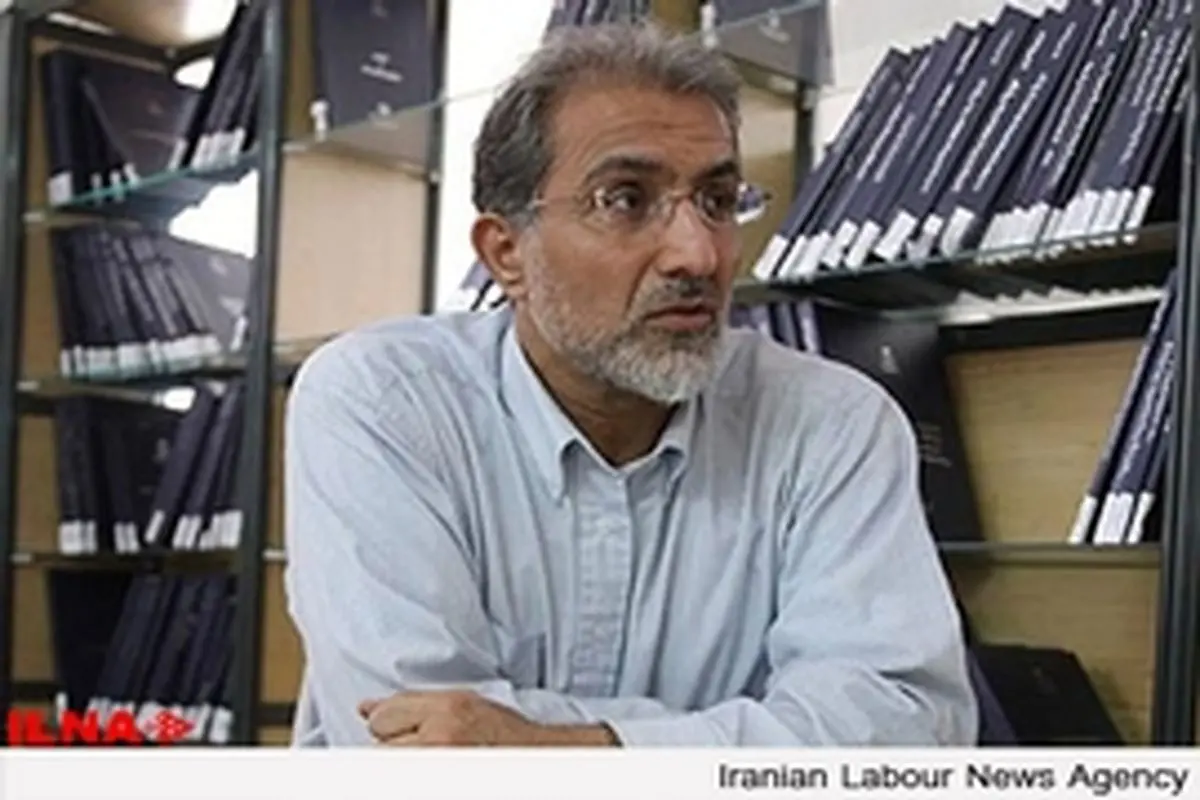 دولت پروژههای نفتی را به نهادهای نظامی واگذار نکند