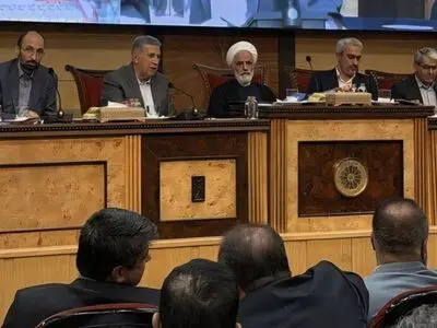 کارخانه تولید مقررات در کشور سه شیفت فعال است
