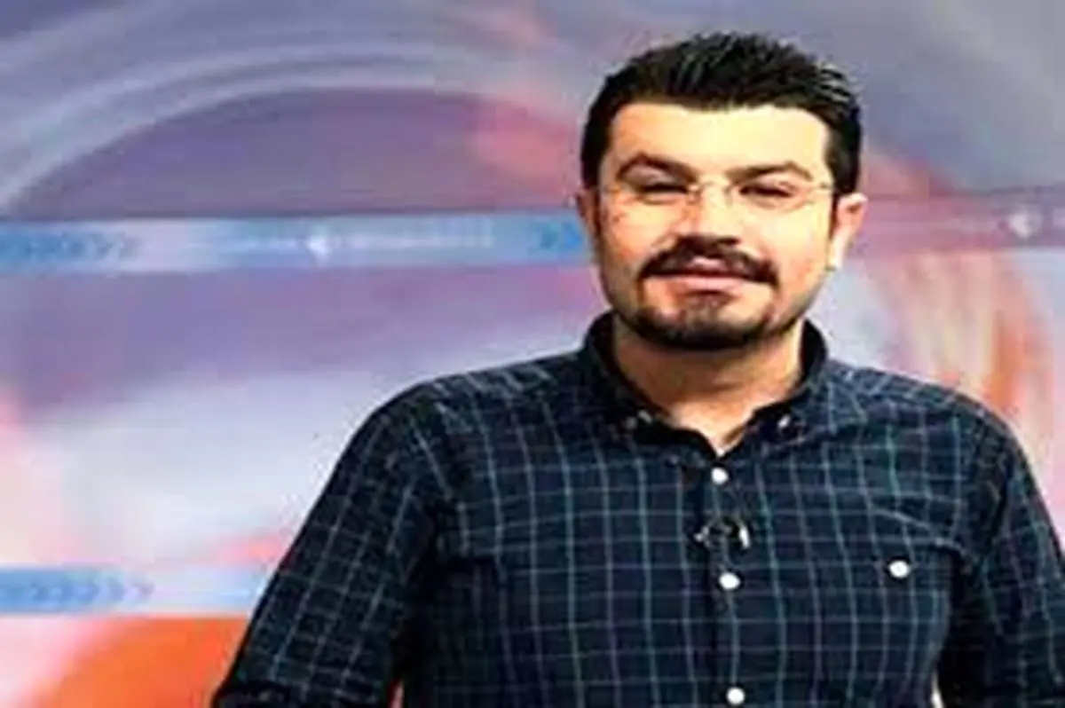 لحظه زمین خوردن مجری شبکه ۳ روی سن  + فیلم