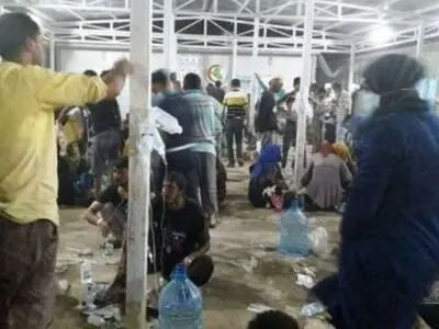 بیش از ۹۰۰ نفر در اردوگاه آوارگان در شرق موصل پس از خوردن افطاری، مسموم شده‌اند + ویدئو