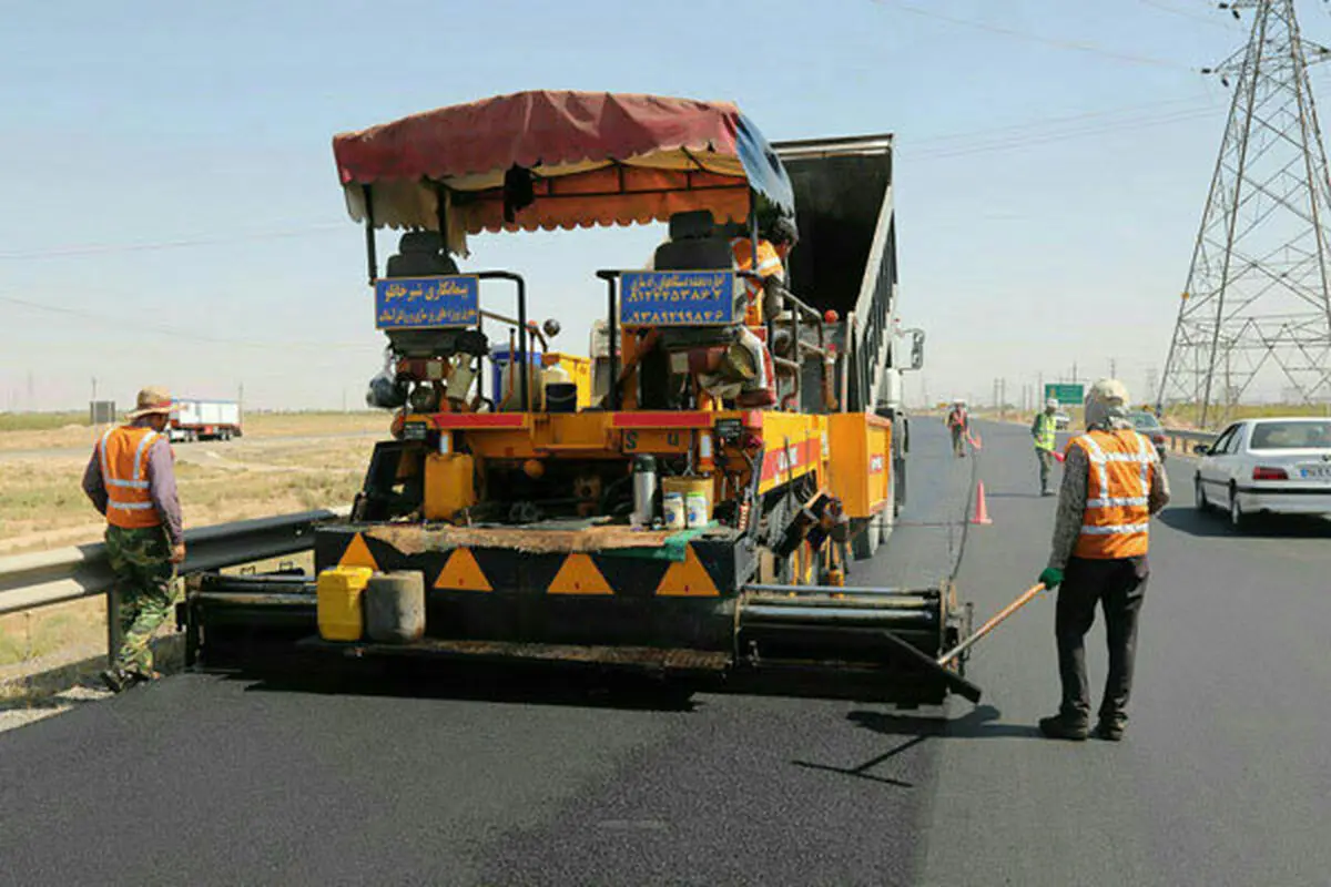  اجرای عملیات روکش آسفالت در سطح محورهای ارتباطی بابل 