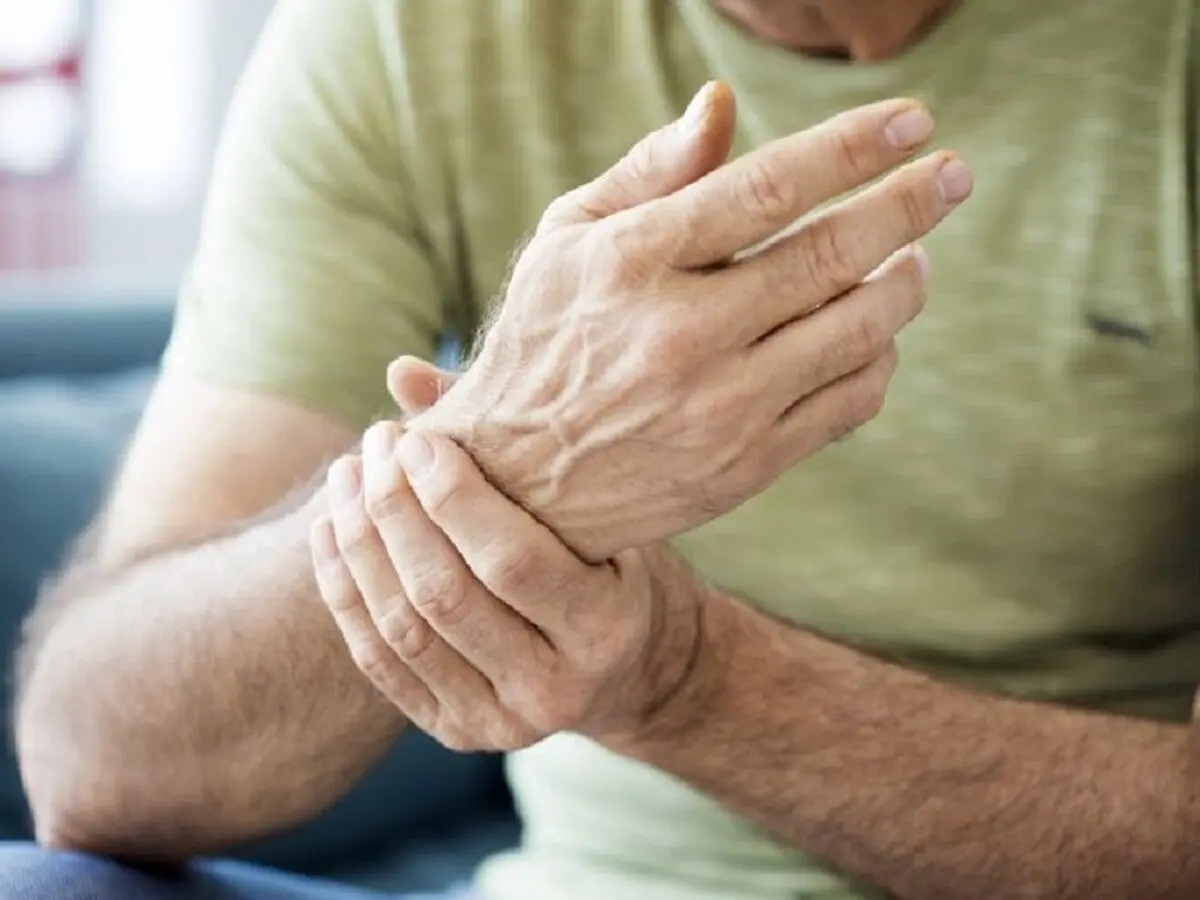 روماتیسم فقط درد مفاصل نیست؛ از درگیری قلب و ریه تا سکته در سنین پایین