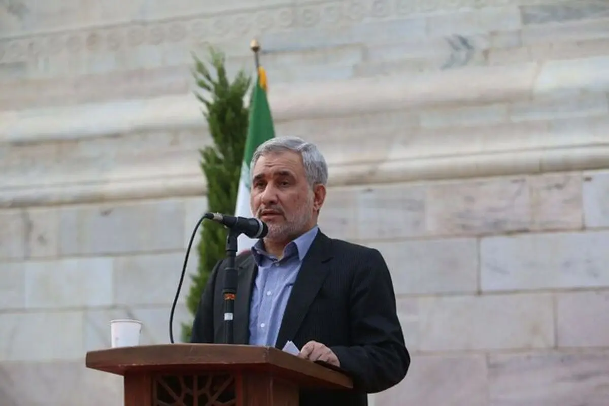 اگر می‌خواهیم ایران بماند، راهی جز حفظ فرهنگ و زبان نداریم