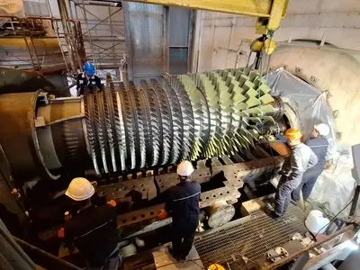 تعمیرات اساسی موفقیت‌آمیز توربین ناحیه ۲ فجر انرژی با داخلی‌سازی پره‌ها و عایق