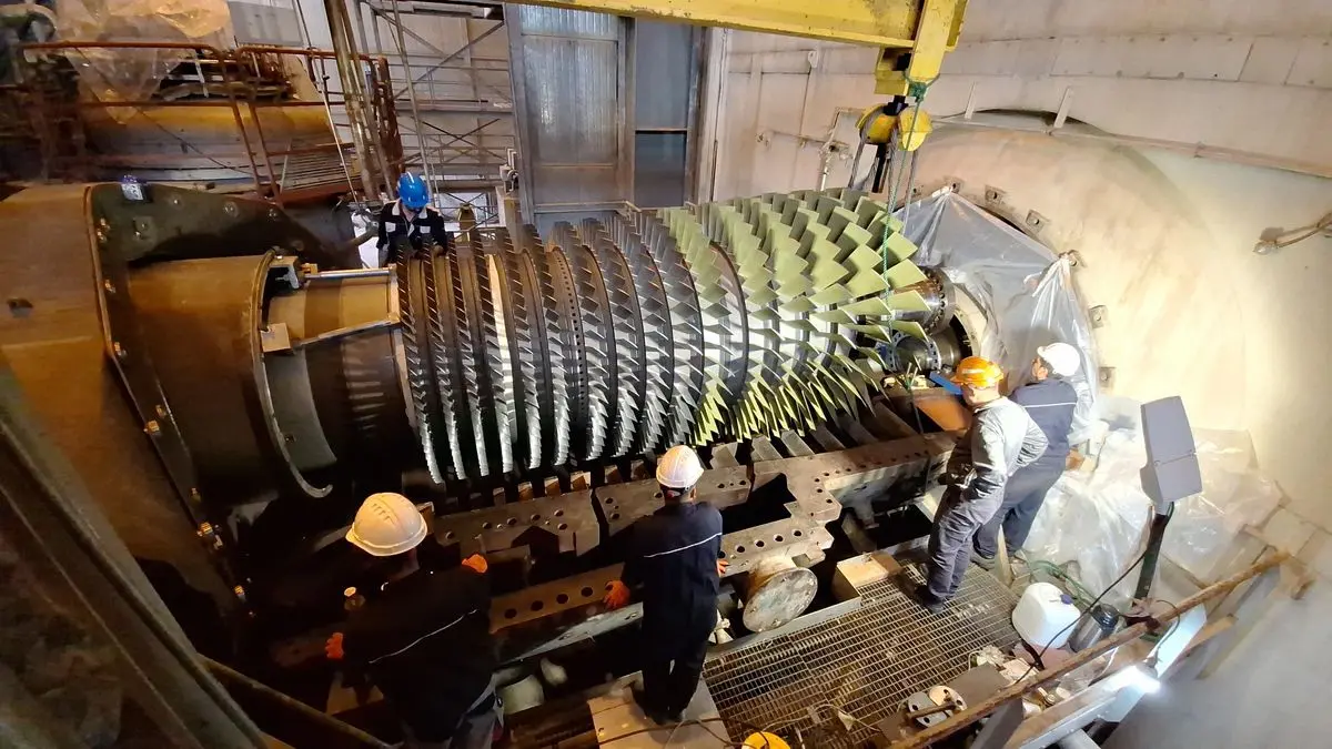 تعمیرات اساسی موفقیت‌آمیز توربین ناحیه ۲ فجر انرژی با داخلی‌سازی پره‌ها و عایق