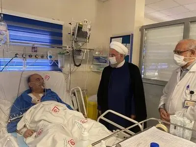 وزیر ورزش سابق در بستر بیماری؛ عیادت روحانی از سلطانی‌فر