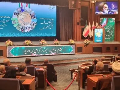 مبارزه با دشمن تنها با تلاش کشاورزان برای تامین امنیت غذایی انجام شد 