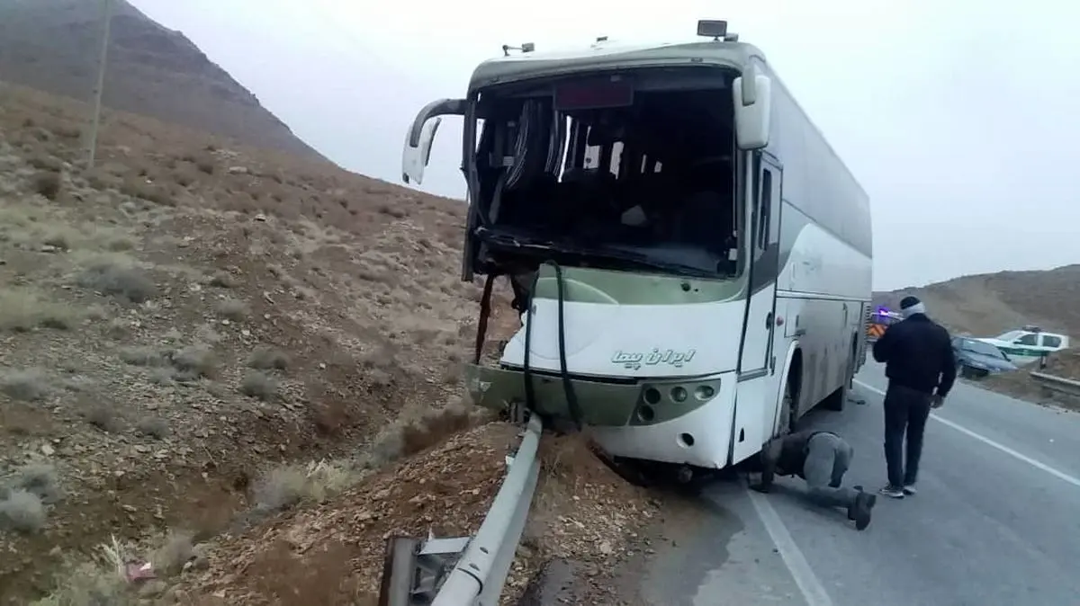 حادثه تصادف در قم 25 تا مصدوم برجای گذاشت