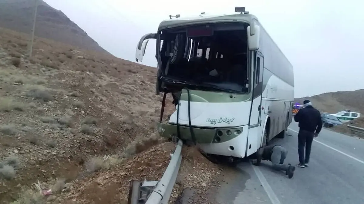 جزئیات حادثه اتوبوس سرویس دانشجویی در جاده سمنان به سرخه