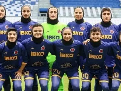 خاتون بم صدرنشین لیگ برتر فوتبال بانوان شد