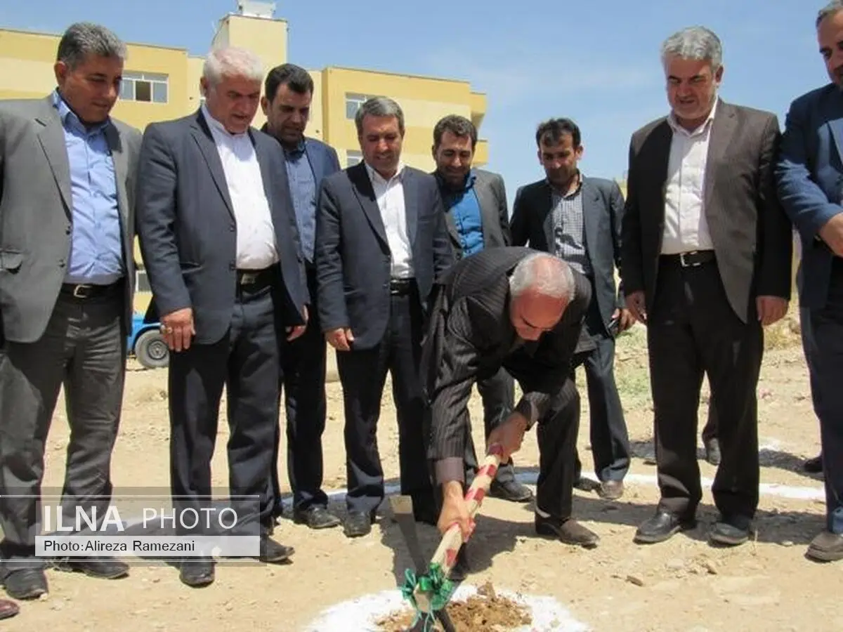 کلنگ‌زنی پروژه برق‌رسانی به مسکن مهر گچساران