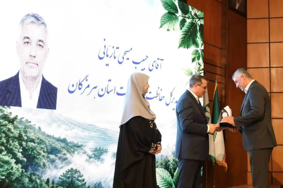 حبیب مسیحی تازیانی  مدیر برتر کشوری در جشنواره شهید رجایی