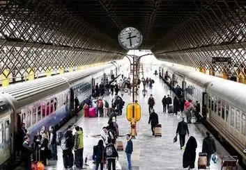 مردم نگران نباشند، مشکلی در خدمات ریلی و جاده‌ای وجود ندارد/ افزایش ظرفیت قطار و اتوبوس برای مسیرهای پرتردد