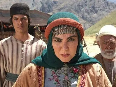احتمال ابتلای عوامل سریال «جشن سربرون» به کرونا / انجام تست کرونا پس از قطعی شدن بیماری لاله اسکندری