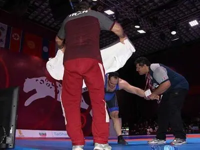 مهدی‌زاده‌ مدال طلا را بر گردن آویخت / پایان روز نخست با دو طلا و یک نقره