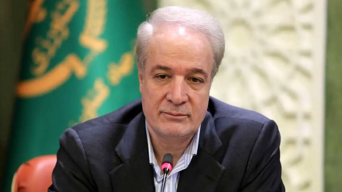 در تولید مرغ و تخم مرغ مشکلی نداریم/ واردات انبوه نهاده‌های دامی