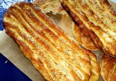 مشکلی در تامین نان مردم نیست/ اعطای سهمیه فوق‌العاده آرد برای نانوایان در استان‌های مهمانپذیر 