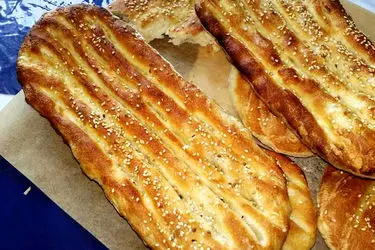 مشکلی در تامین نان مردم نیست/ اعطای سهمیه فوق‌العاده آرد برای نانوایان در استان‌های مهمانپذیر 